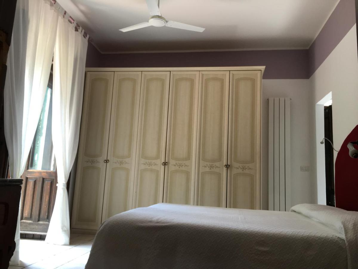 بيديمونتي إتنيو Bed And Breakfast Il Glicine الغرفة الصورة
