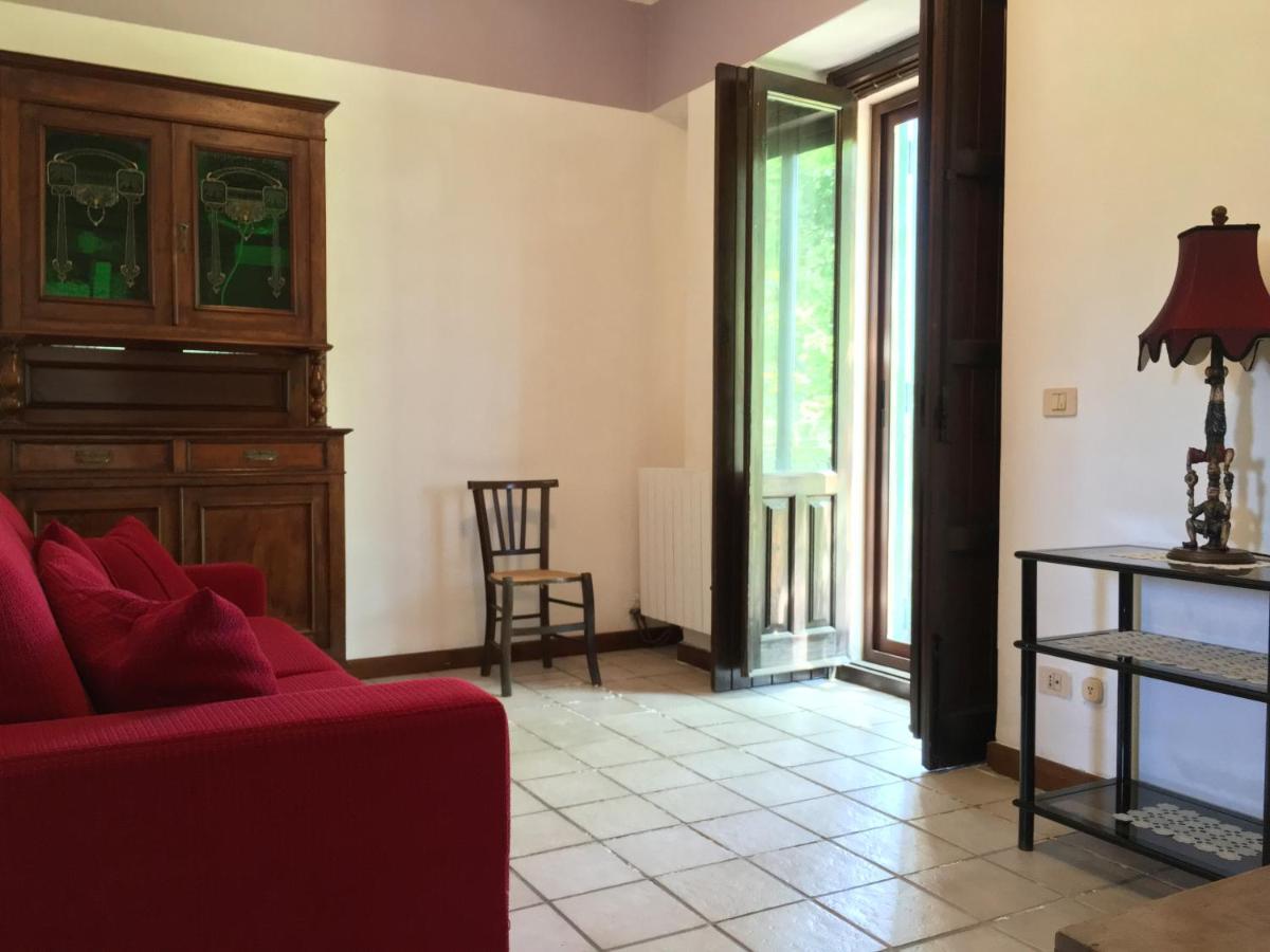 بيديمونتي إتنيو Bed And Breakfast Il Glicine الغرفة الصورة