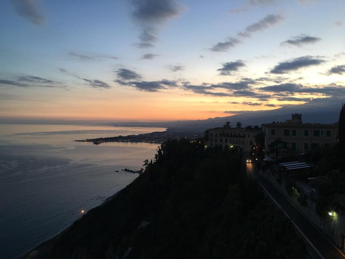 بيديمونتي إتنيو Bed And Breakfast Il Glicine المظهر الخارجي الصورة