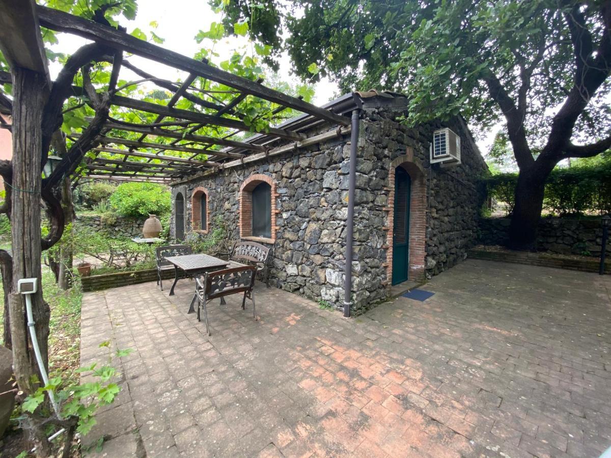 بيديمونتي إتنيو Bed And Breakfast Il Glicine المظهر الخارجي الصورة