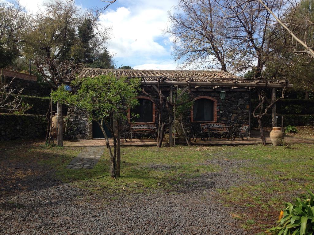 بيديمونتي إتنيو Bed And Breakfast Il Glicine المظهر الخارجي الصورة