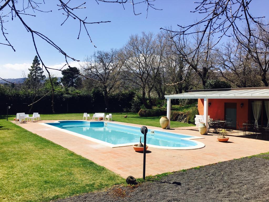 بيديمونتي إتنيو Bed And Breakfast Il Glicine المظهر الخارجي الصورة